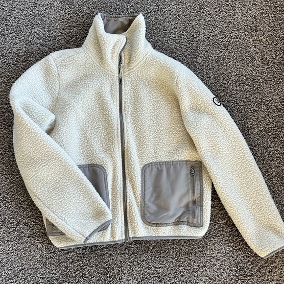 Vuori Alpine Sherpa Fleece jacket - women’s size medium - Picture 2 of 4